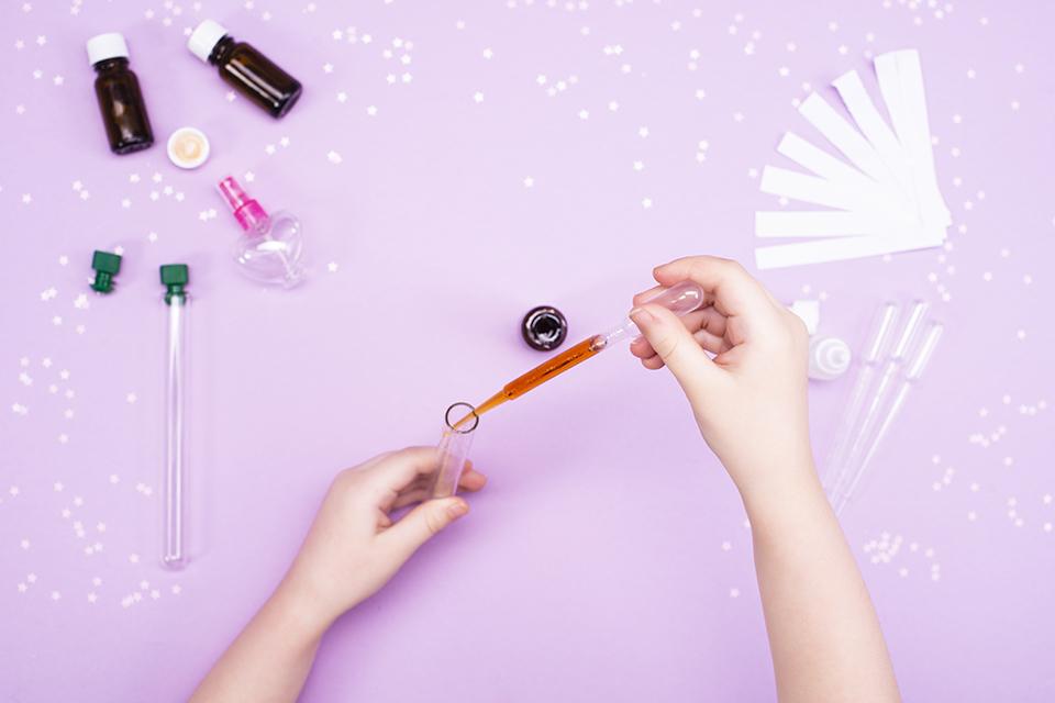 Kids' perfume making set