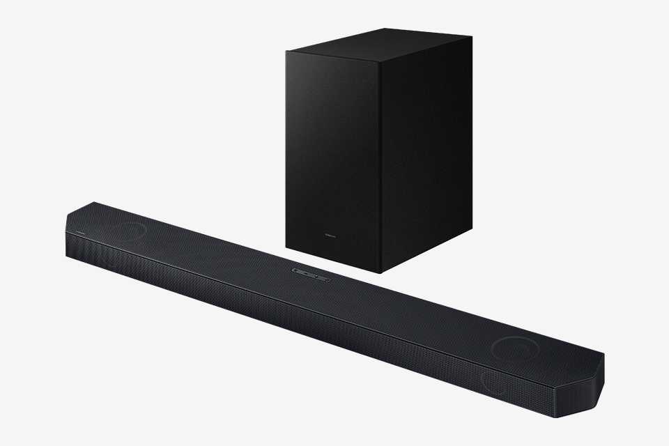 Samsung Q700C Q-Symphony Soundbar.