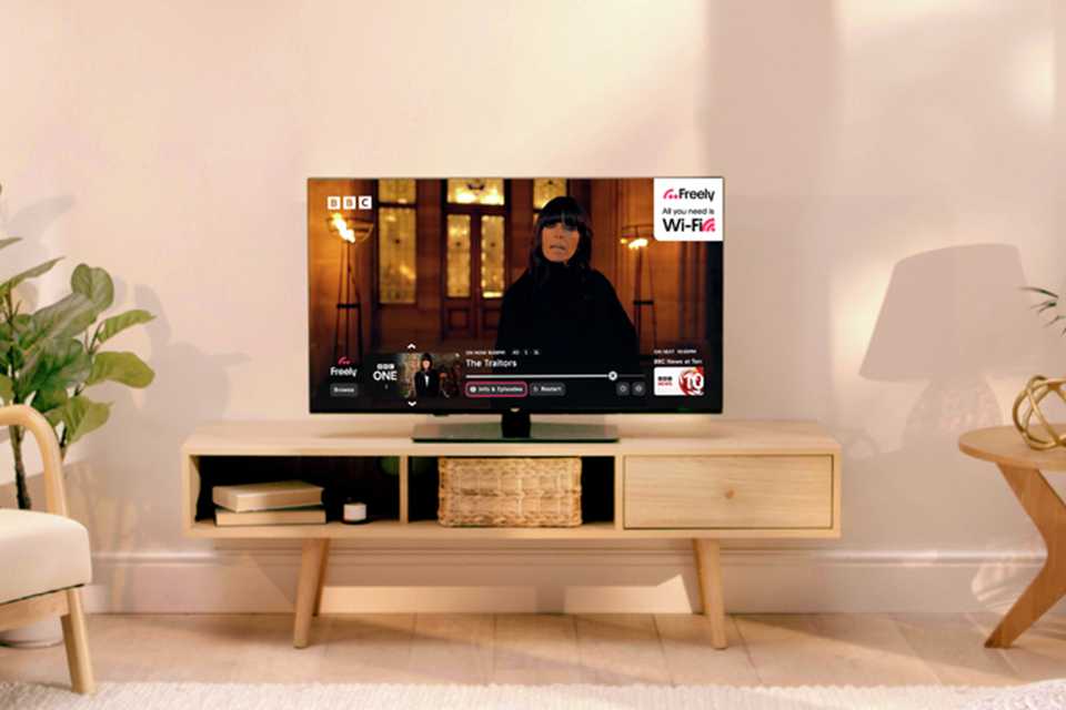 Bush 40Inch 40FT25CB Smart FHD HDR10 TiVo Freely TV.