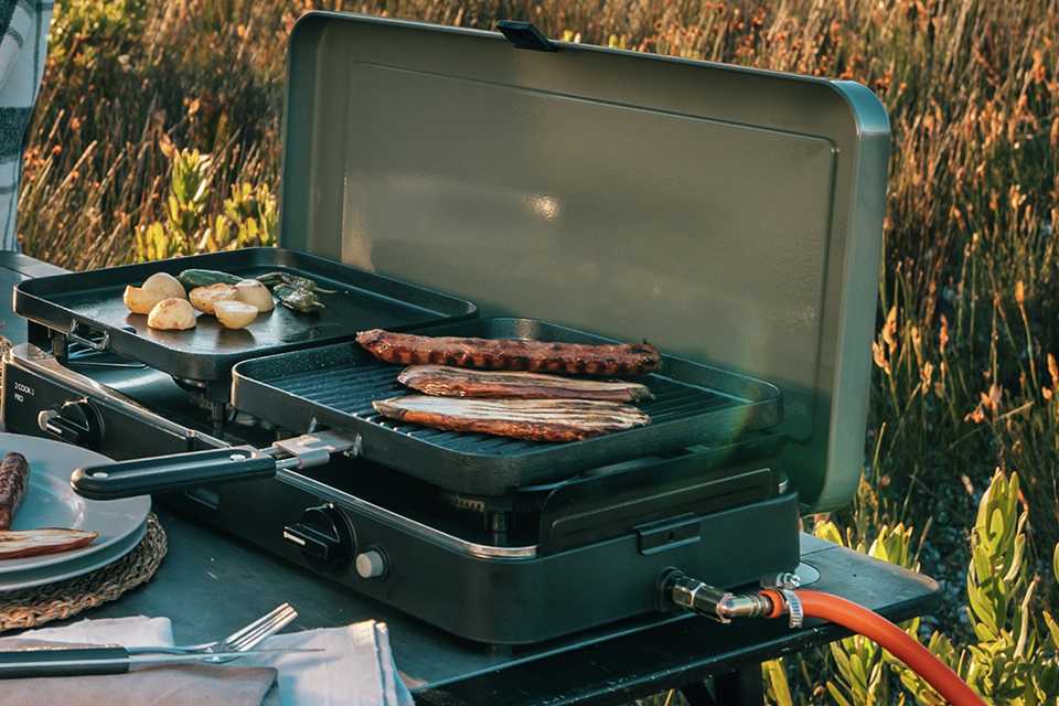 Campfire flavours. Stoves, cookers and camping cookware.