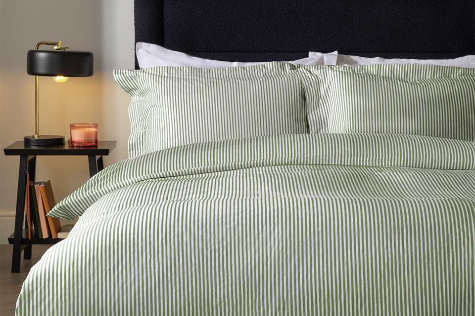 A Habitat cotton striped Oxford bedding set.