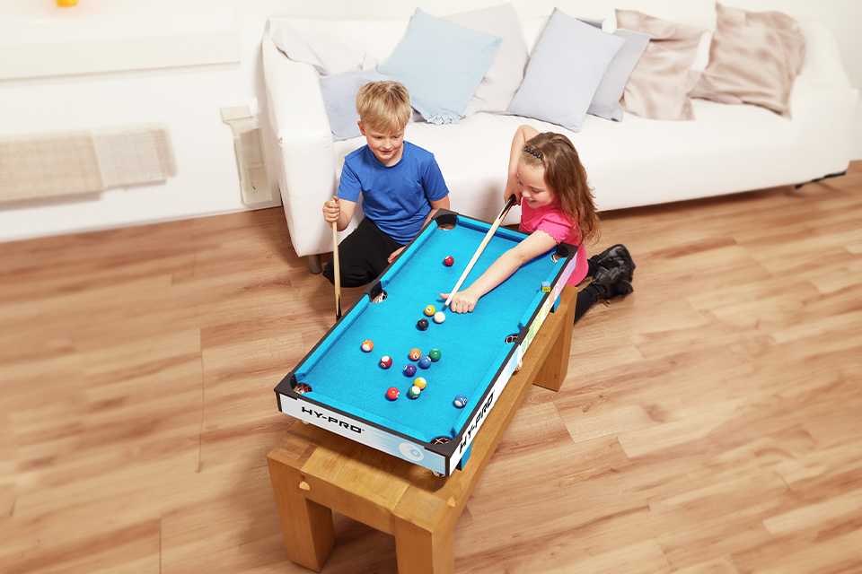 Rivial Pursuit Game: Classic Edition from Hasbro Gaming.