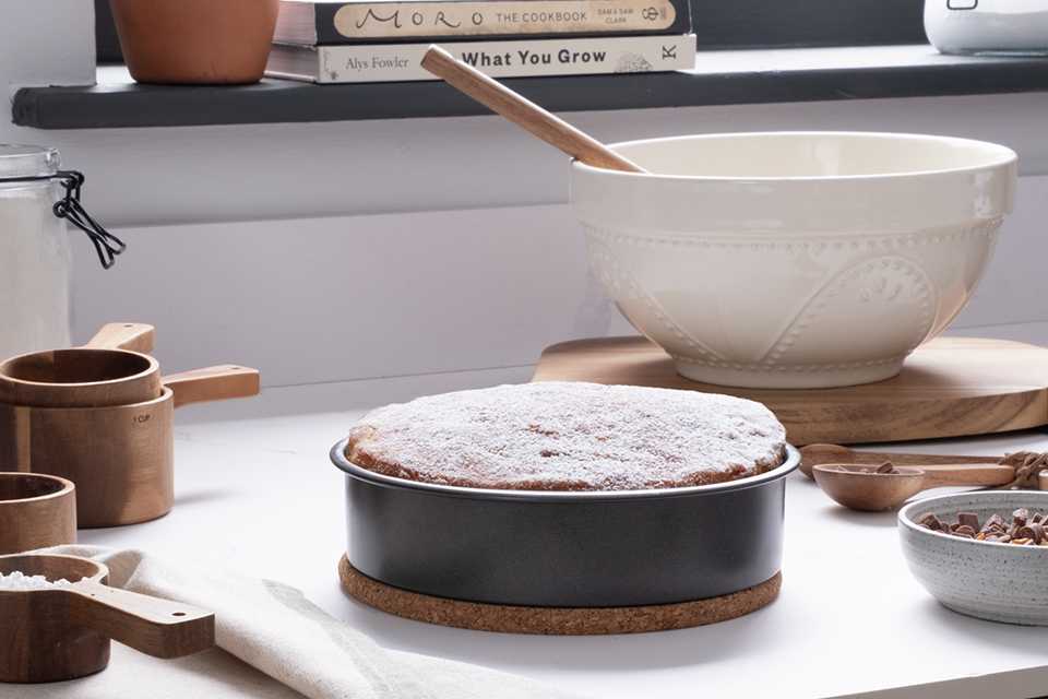 Habitat 18cm Non Stick Round Loose Base Cake Tin.