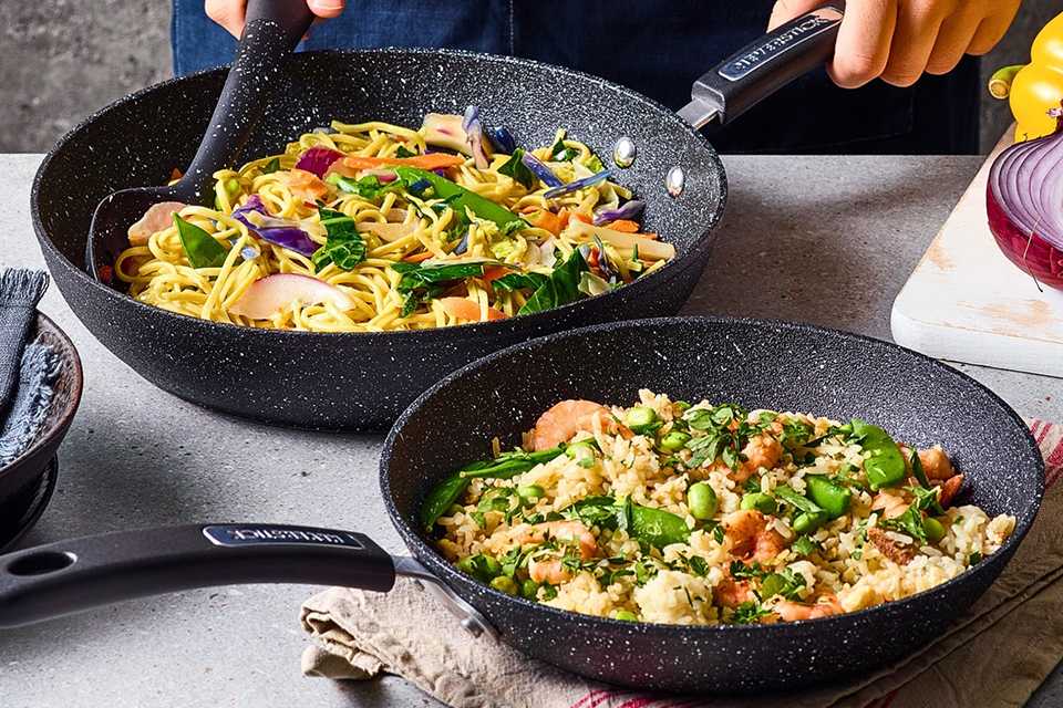 Aluminium frying pan in black colour.