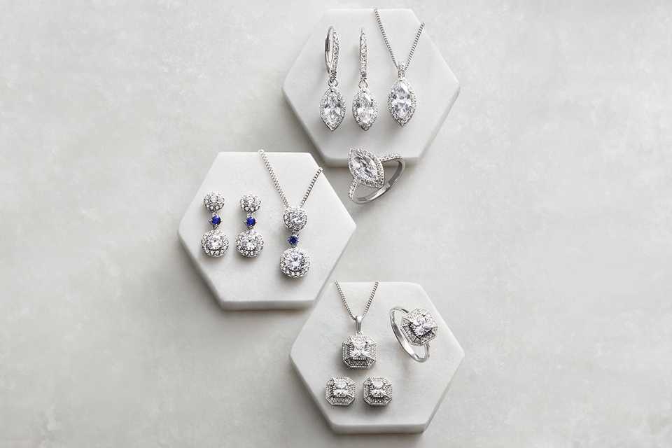 Save up to 40% on selected jewellery. Your next statement piece just became more affordable.