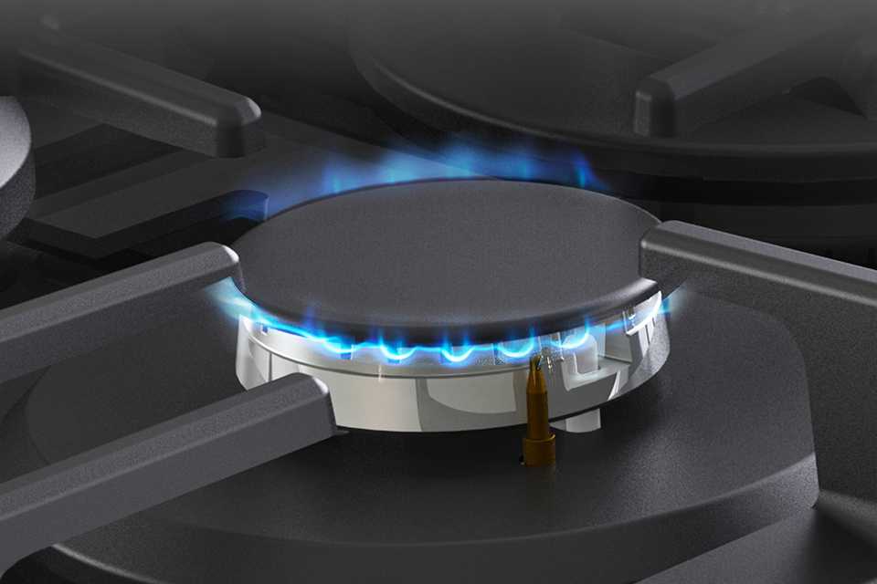 A burning flame on Hisense GG643B Glass Gas Hob - Black.