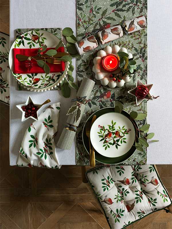 Christmas homewares. Inlcudes bedding, candles, cookware and tableware. Shop now.