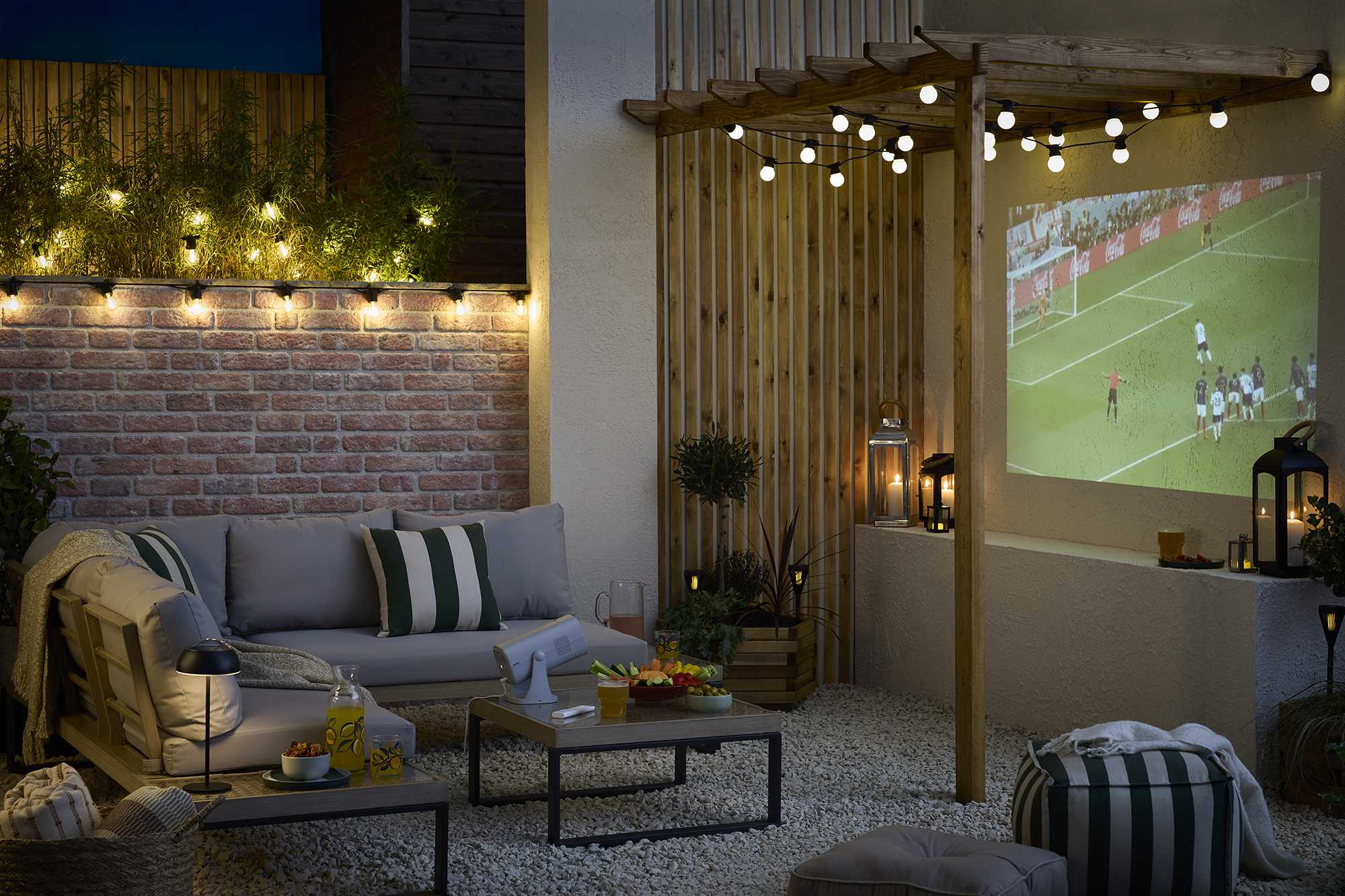 Outdoor hosting ideas for match day gatherings.