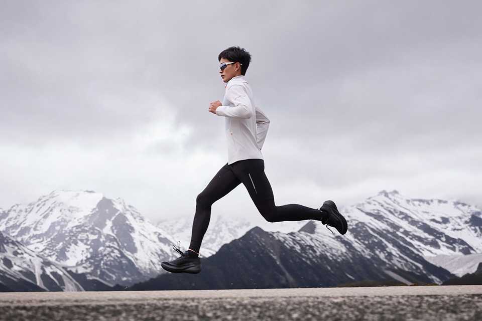 Running. Ready, set, run. Find the gear you need to go further, feel stronger and enjoy every step.