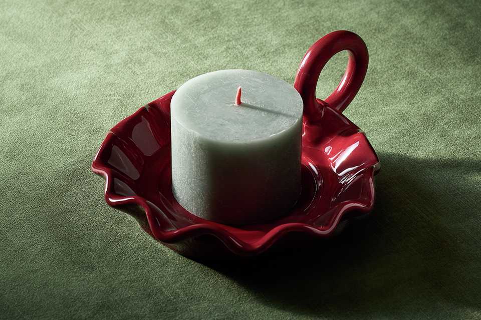 Habitat Wavy Red Candle Plate With Handle.