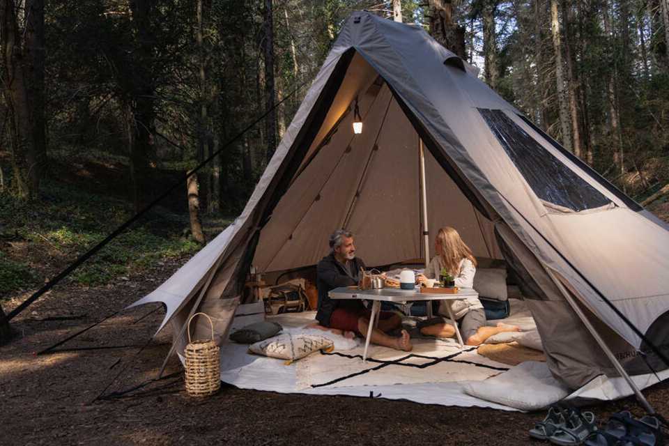 Decathlon 5 Person - 2 Rooms Polycotton Tepee Camping Tent.