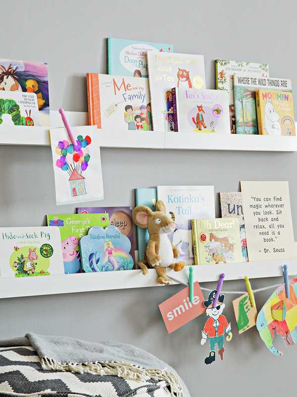 Argos Home Set of 2 White 60cm Kids Shelving Display Units.