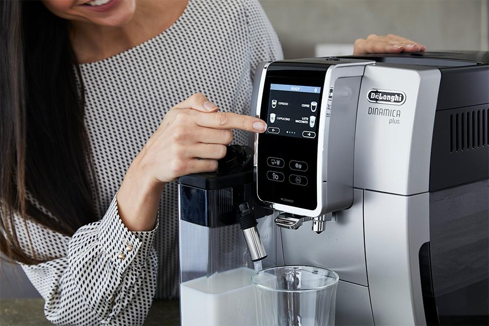 De'Longhi coffee machine.