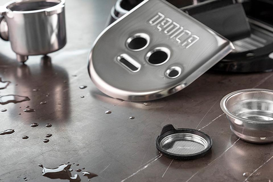 De'Longhi, easy to clean.