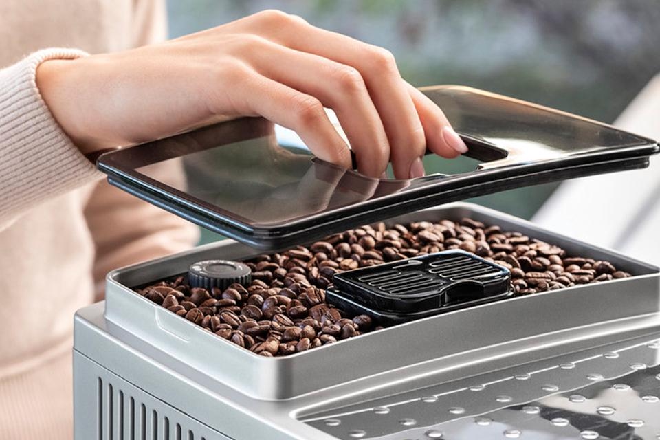 De'Longhi freshly ground beans.