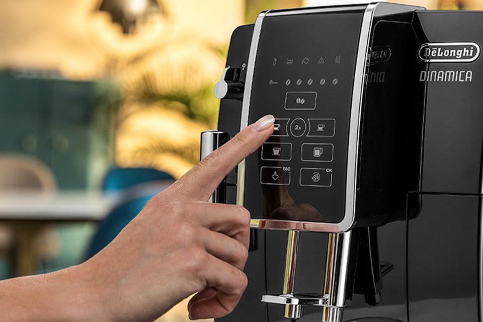 De'Longhi coffee machine.