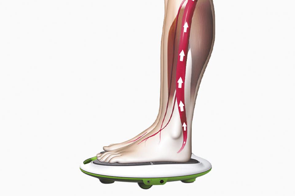 EMS stimulates leg muscles.