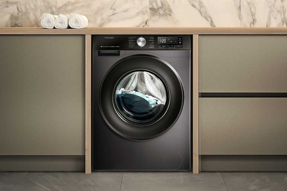 Hisense WD3S1043BB3 10.5/6KG 1400 Spin Washer Dryer - Black.