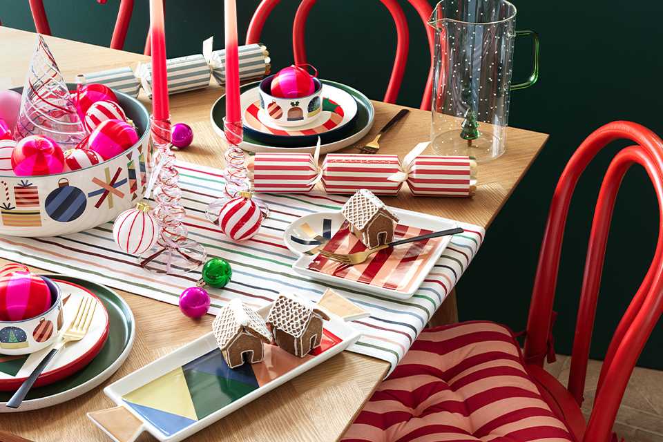 Christmas dining and hosting essentials. Set the scene with a magical festive tablescape.