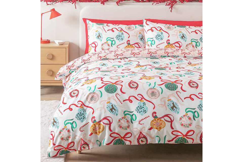 Guests to stay this festive season? Shop our hosting essentials - Includes duvets, duvet sets, folding beds and more. Shop now.