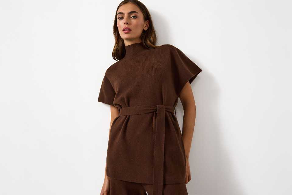 Stay snug and stylish – winter-ready knitwear.