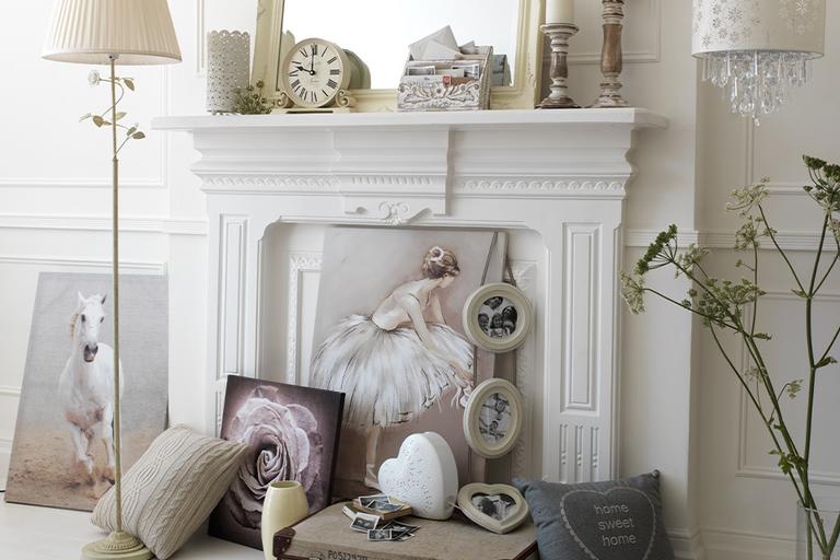 Fireplace and mantelpiece ideas.