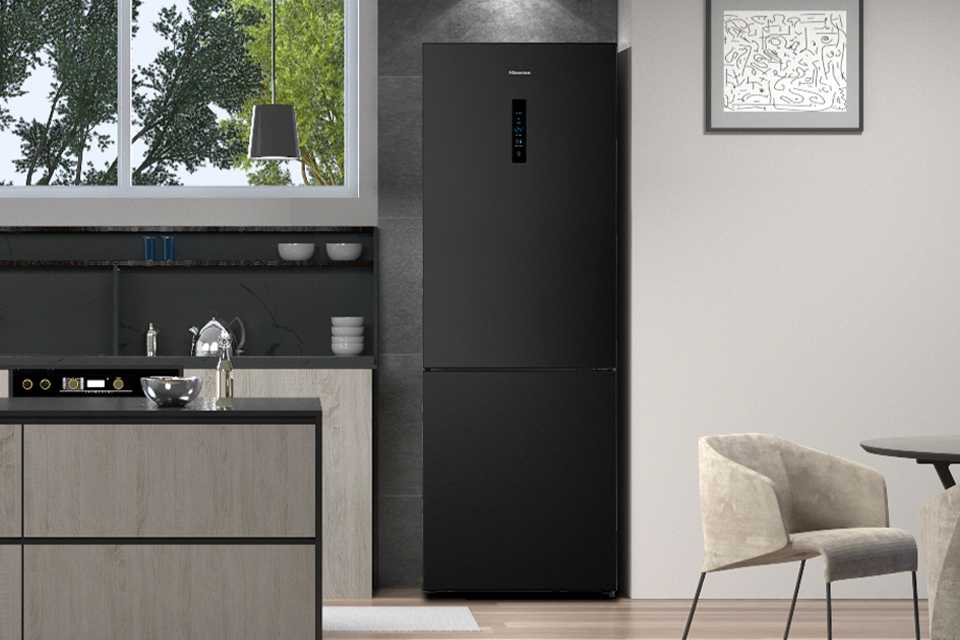 Hisense RB470 wifi frost free fridge freezer.
