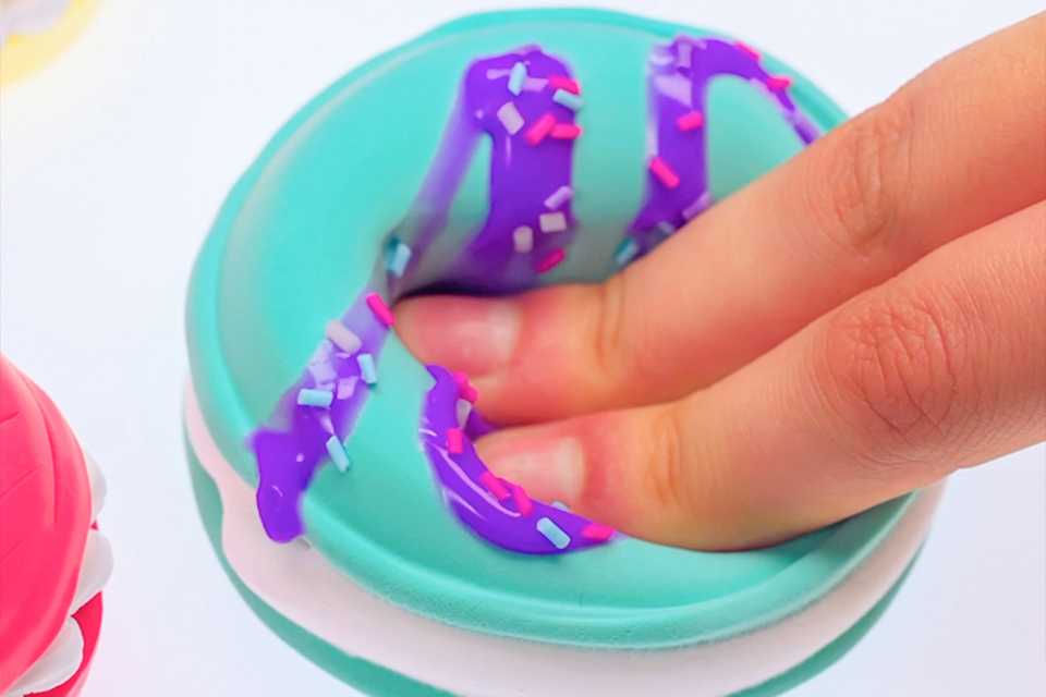 So Slime Sensations Sugary Crush Macarons.