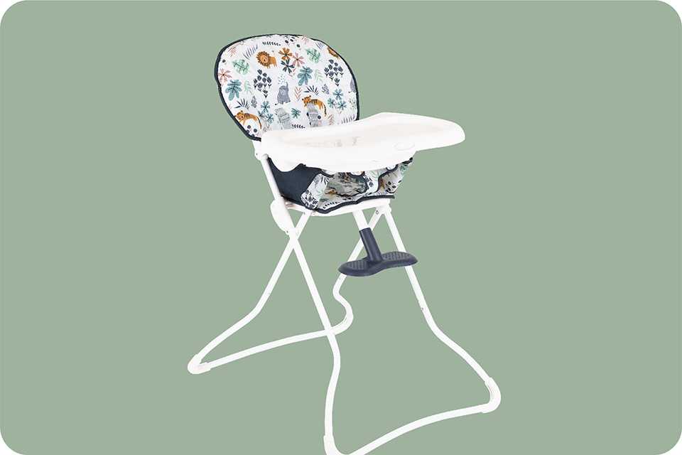 A Graco Snack N' Stow highchair.