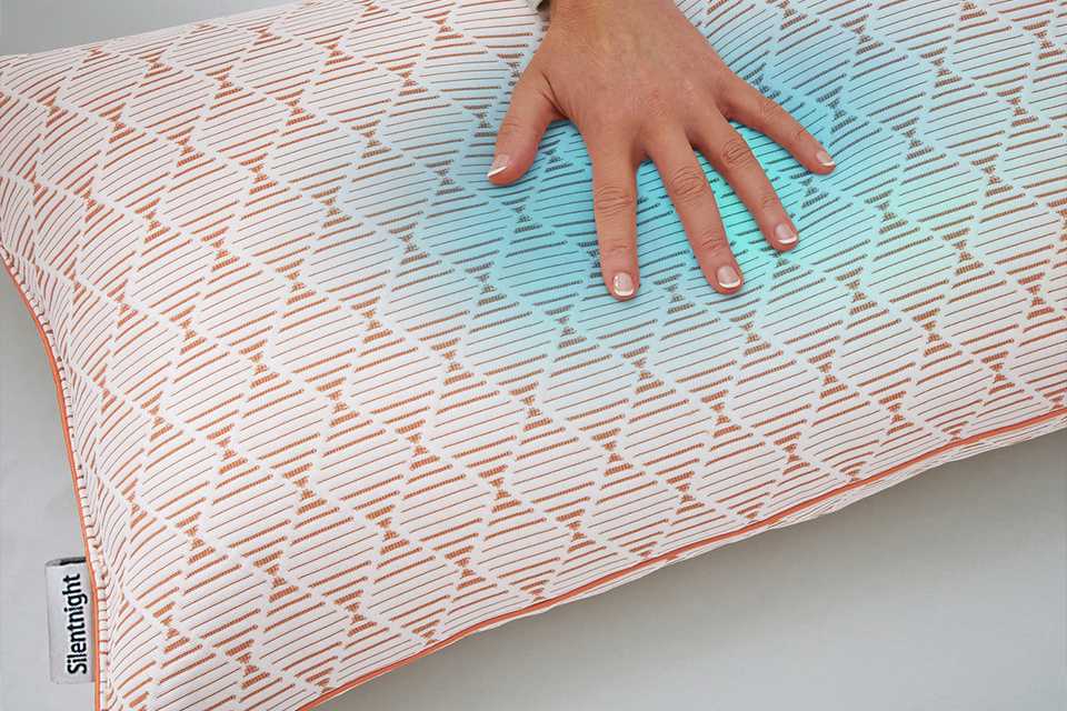 Silentnight Restore Cooling Copper Medium Pillow.