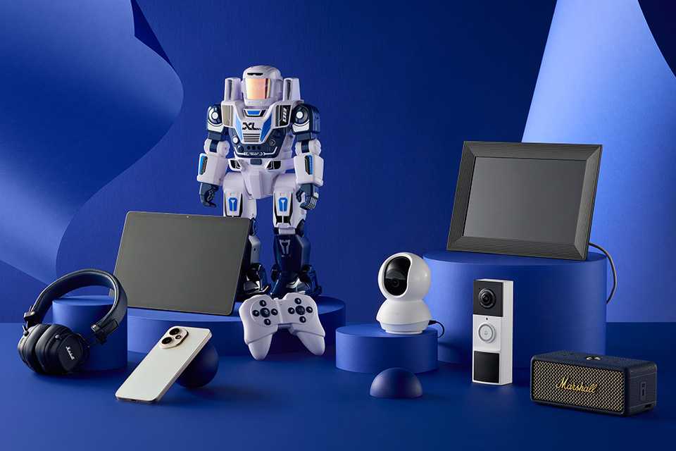 Our best tech gifts this Christmas. Includes TVs, mobiles, cameras, gaming & more.