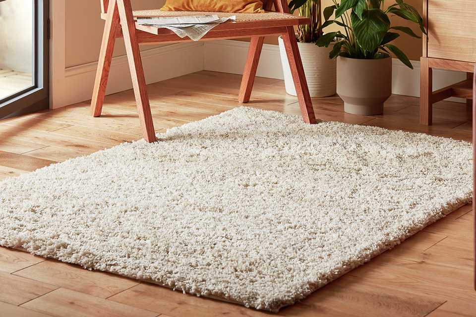 Habitat Cosy Ivory Shaggy Rug - 80x150cm.