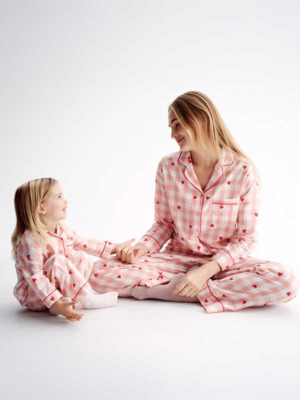 Valentine's Day. Love is in the air. Shop now.