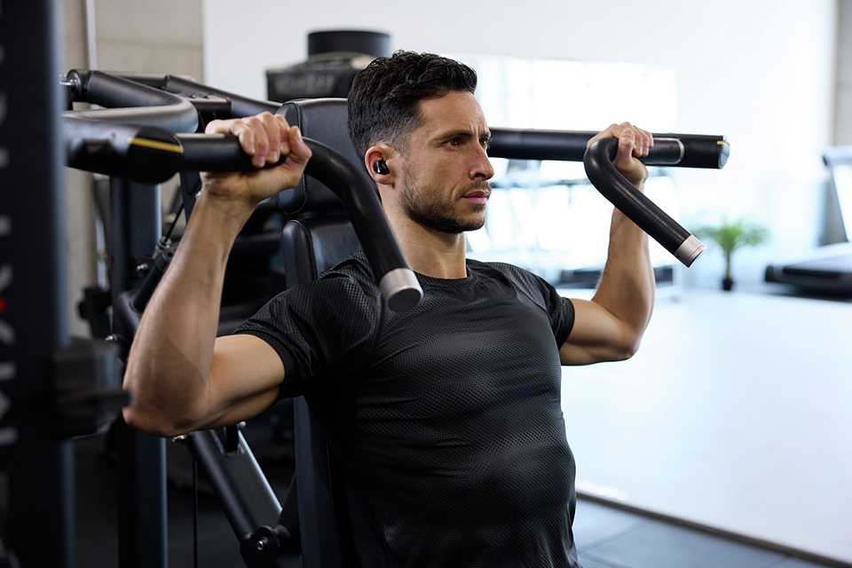 Elevate your new year reset. Track and soundtrack your workouts with fitness tech.