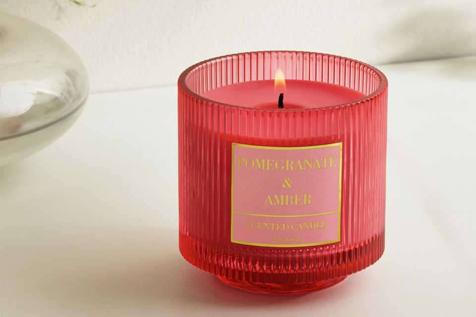 Habitat Medium Boxed Candle - Pomegranate & Amber.