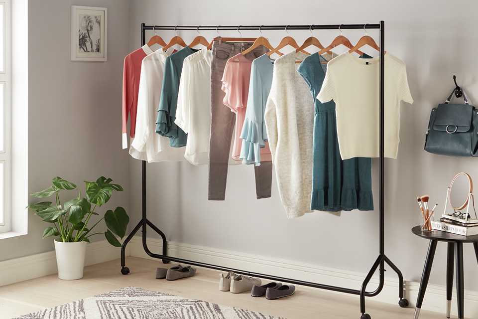 Argos Home Heavy Duty 6 feet Wide Clothes Rail - Black.