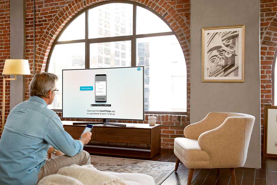 Can I connect my smart TV to my mobile phone or tablet?