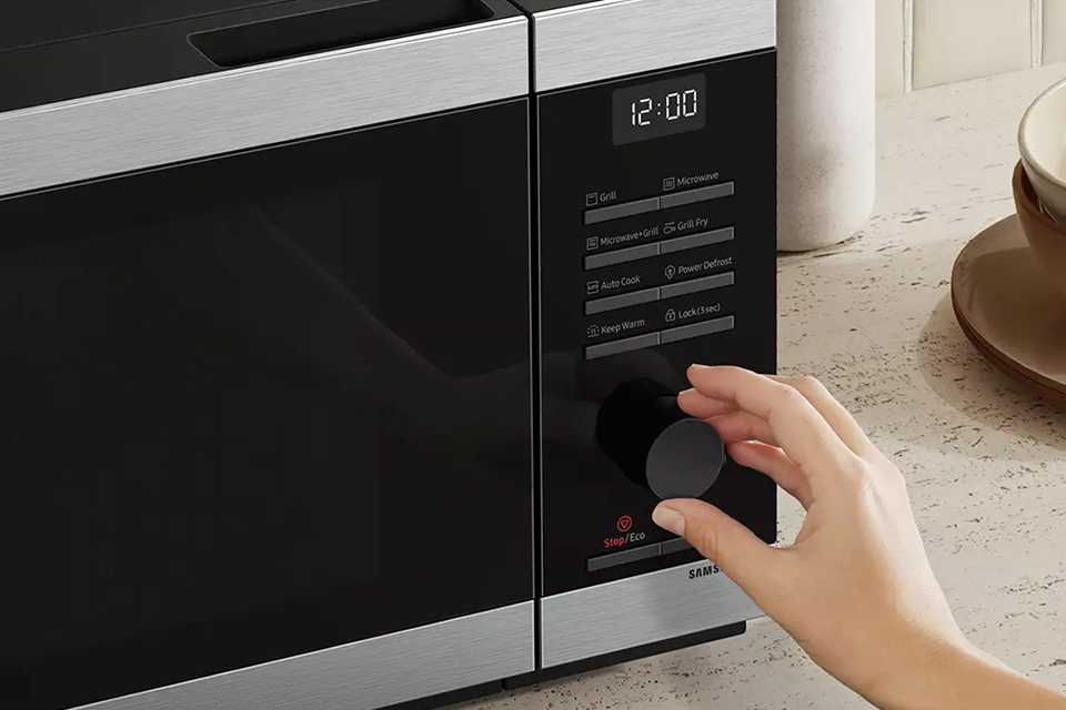 Samsung 1000W Standard Microwave MS32DG4504ATE3 - S/Steel.