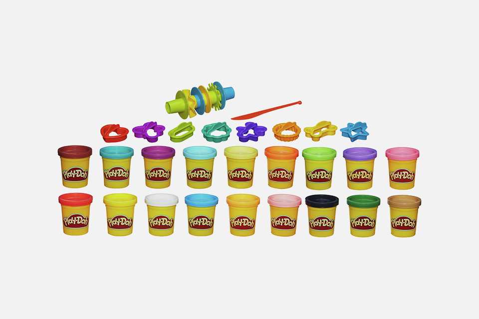 Play-Doh Super Colour Kit.