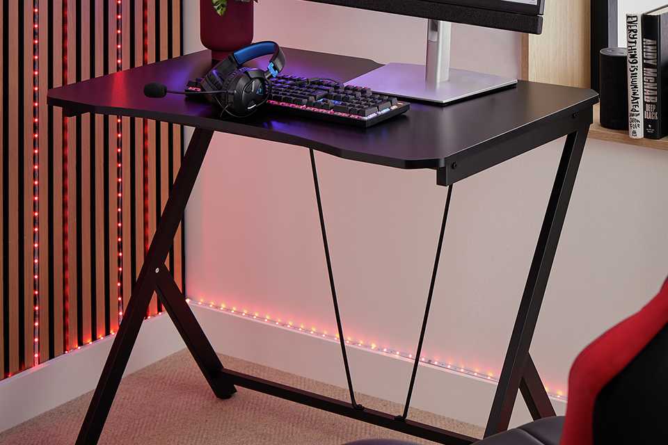 Argos Home Gaming Desk - Black.