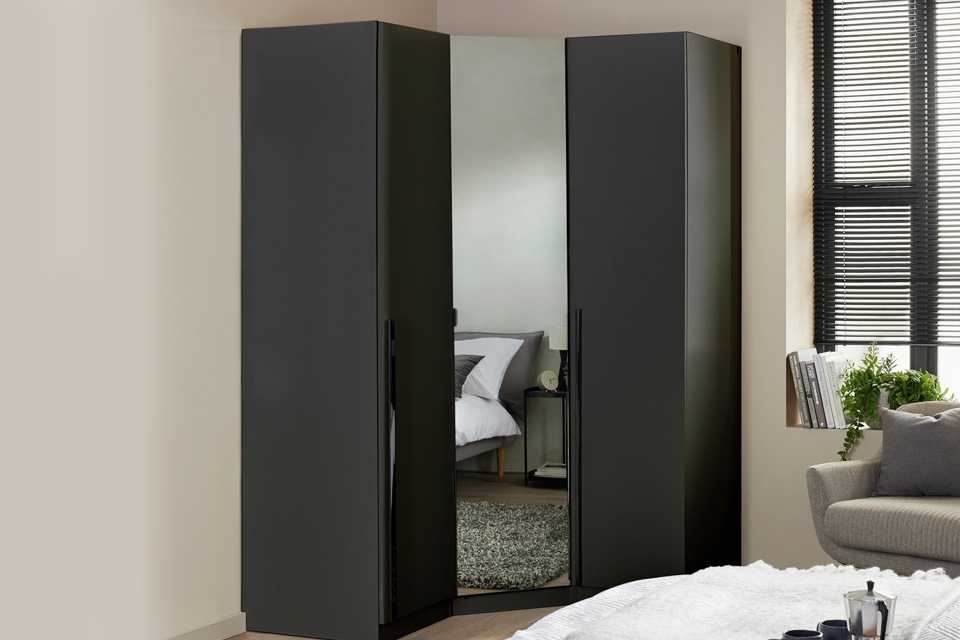 Habitat Munich Corner 3 Door Mirror Wardrobe - Black.