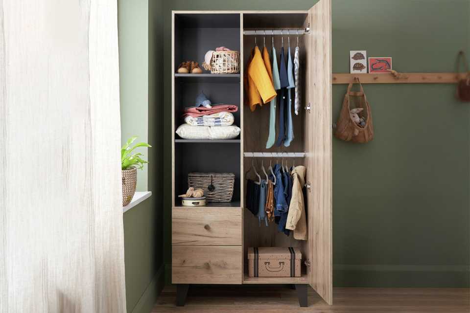 Tutti Bambini Como Nursery 1 Door 2 Drawer Wardrobe - Oak.
