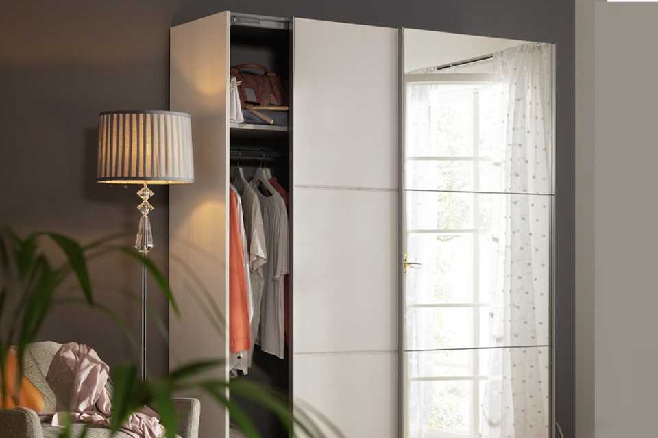 Habitat Holsted Half Mirror 150cm Sliding Wardrobe -White.