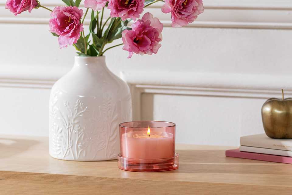 Argos Home Artificial Eustoma Stems in pink colour.