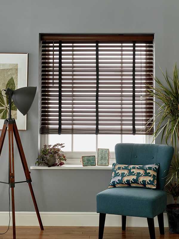Curtains and blinds guide. Feeling in the dark? Discover our tips and tricks to help you choose the right curtains and blinds for your space.