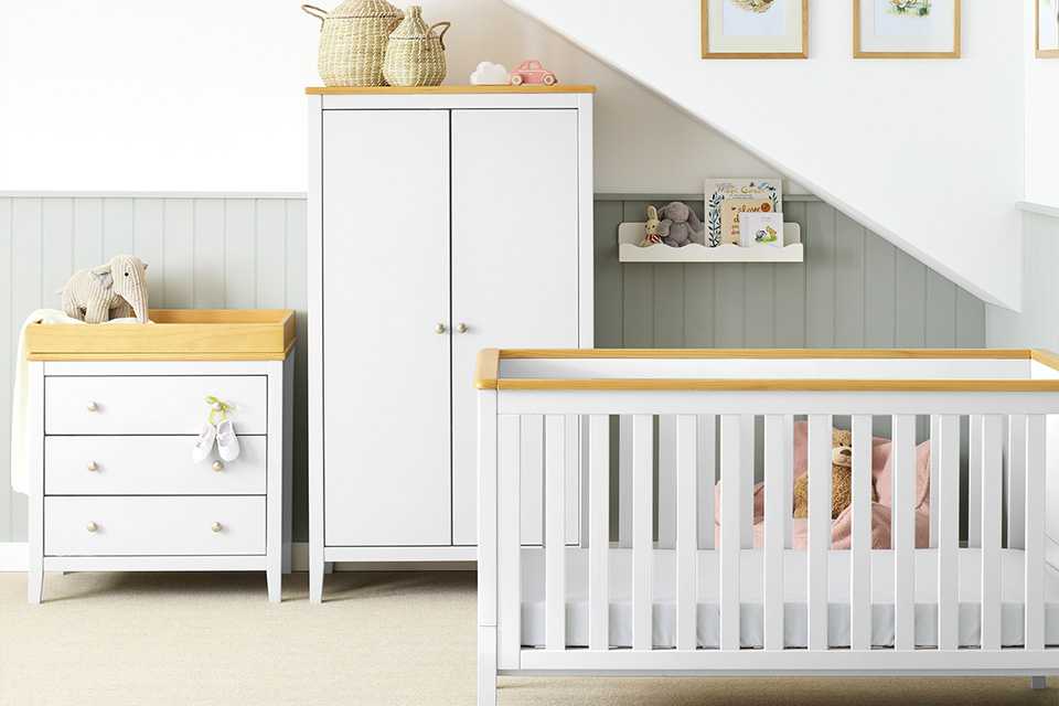 Cuggl Canterbury Nursery 3 Piece Furniture Set - White.