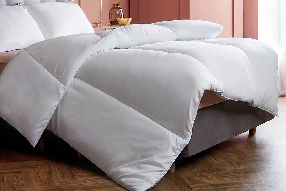 Silentnight Hotel Collection 4.5 Tog Duvet.