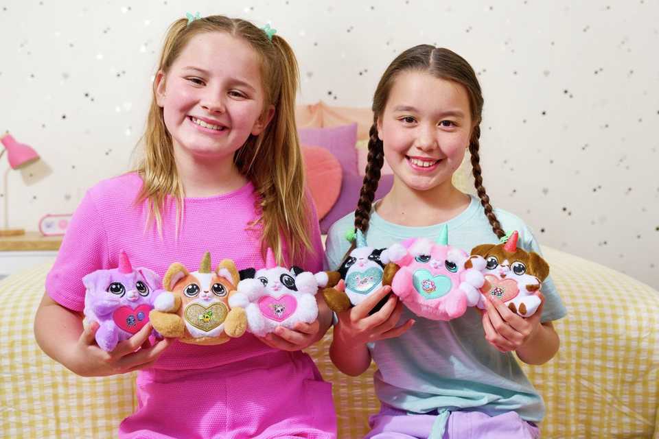 The perfect toys for Valentine's Day. Share the love!