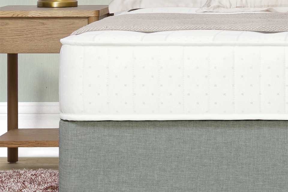 Argos Home Winslow 600 Pocket Single Mattress.