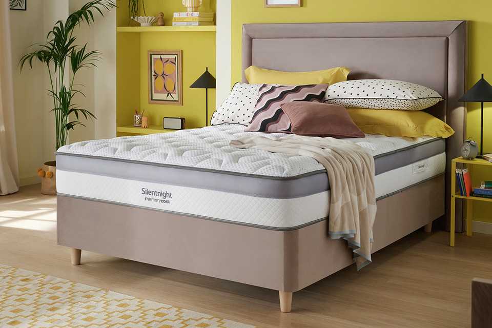 Silentnight Memory Cool 1000 Pkt Mattress - Single.